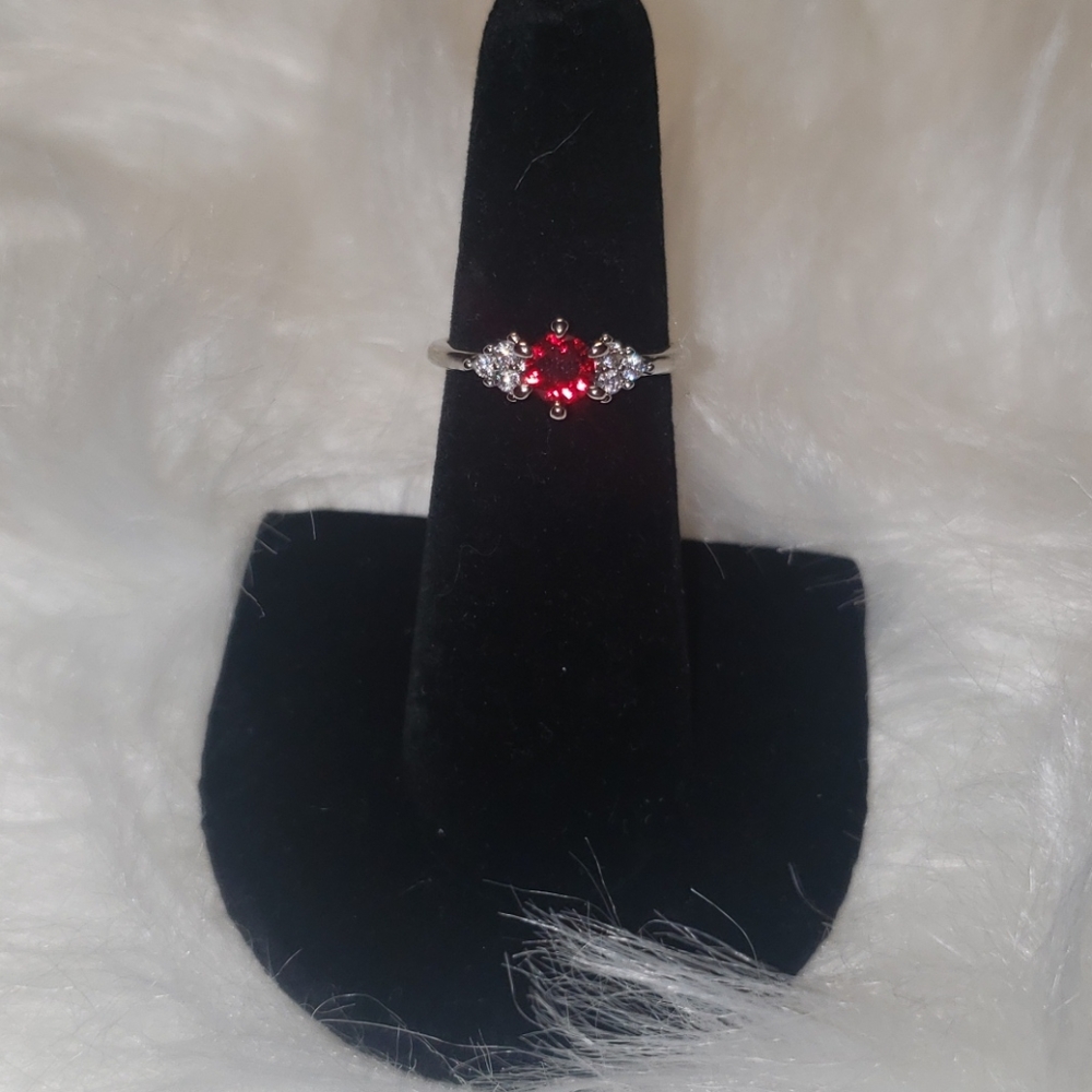 Red Ruby Diamond Ring - Picture 5 of 9
